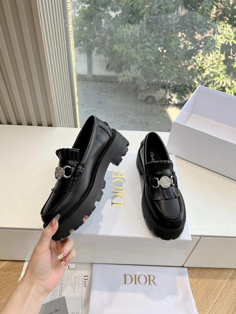 Minimalist Chxnxl Leather Shoes 117566