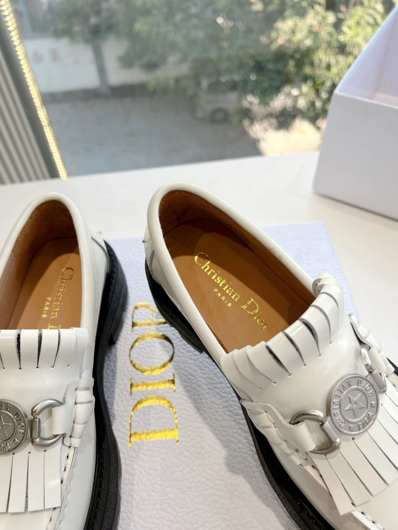 WellDesigned Chxnxl Leather Shoes 117573