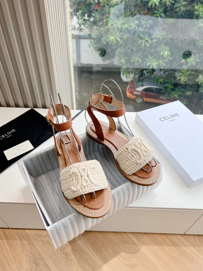 Flexible Cxlxne Sandals 115720