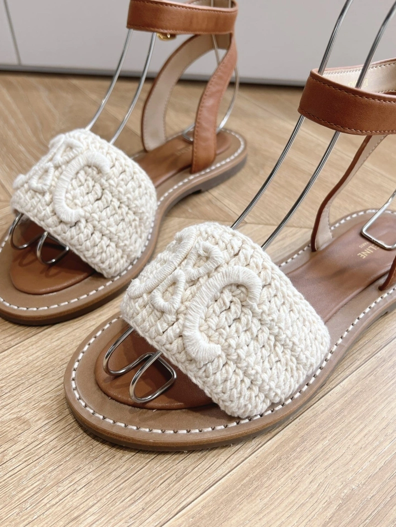 Flexible Cxlxne Sandals 115720