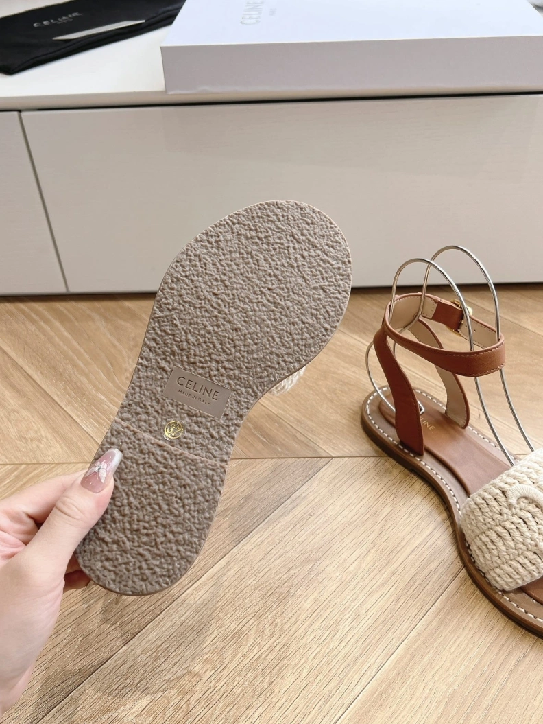 Flexible Cxlxne Sandals 115720