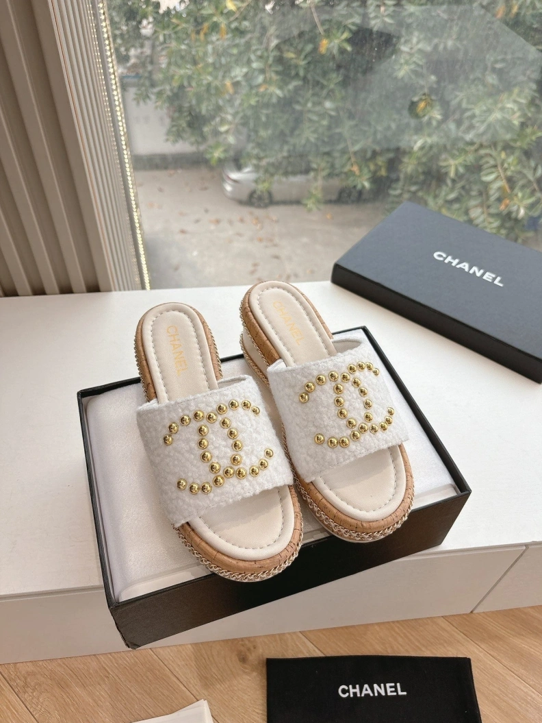 Refined Chxnxl Slippers 117171
