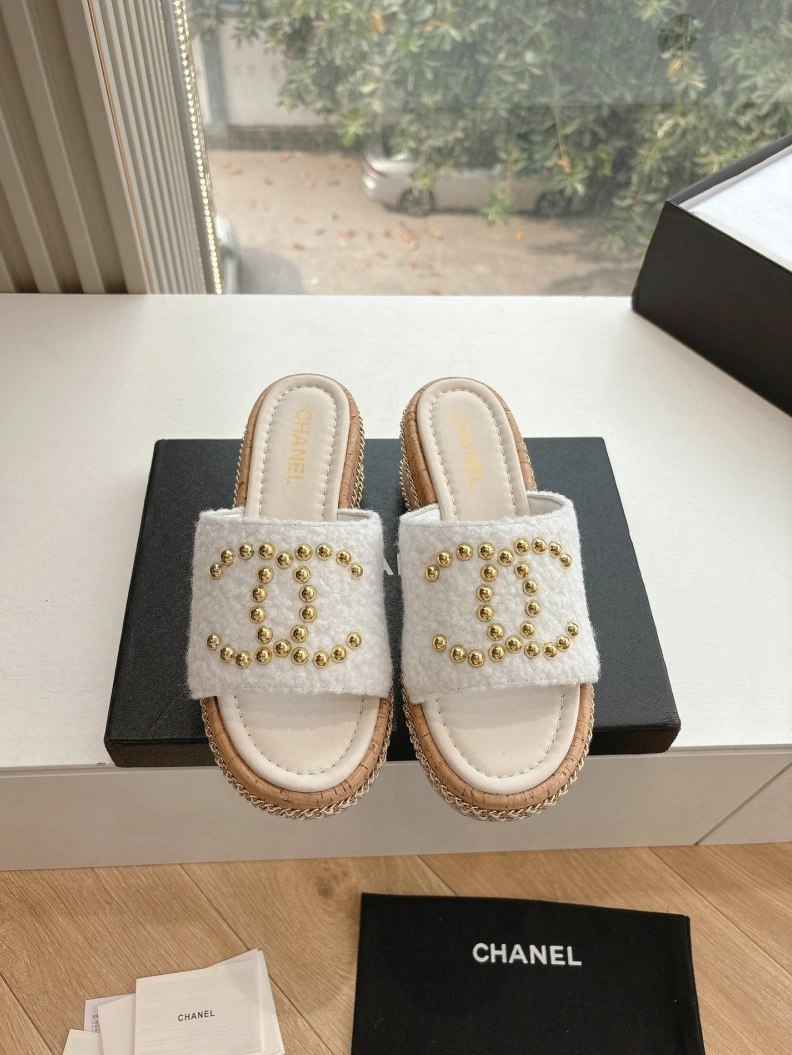 Refined Chxnxl Slippers 117171