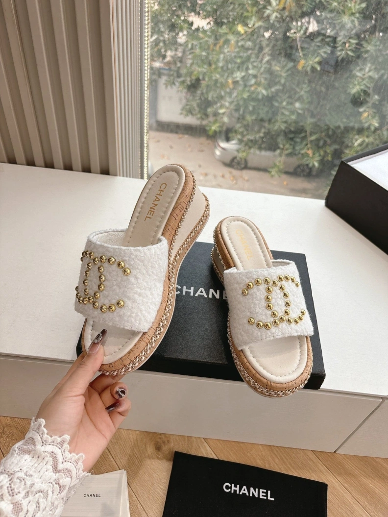Refined Chxnxl Slippers 117171