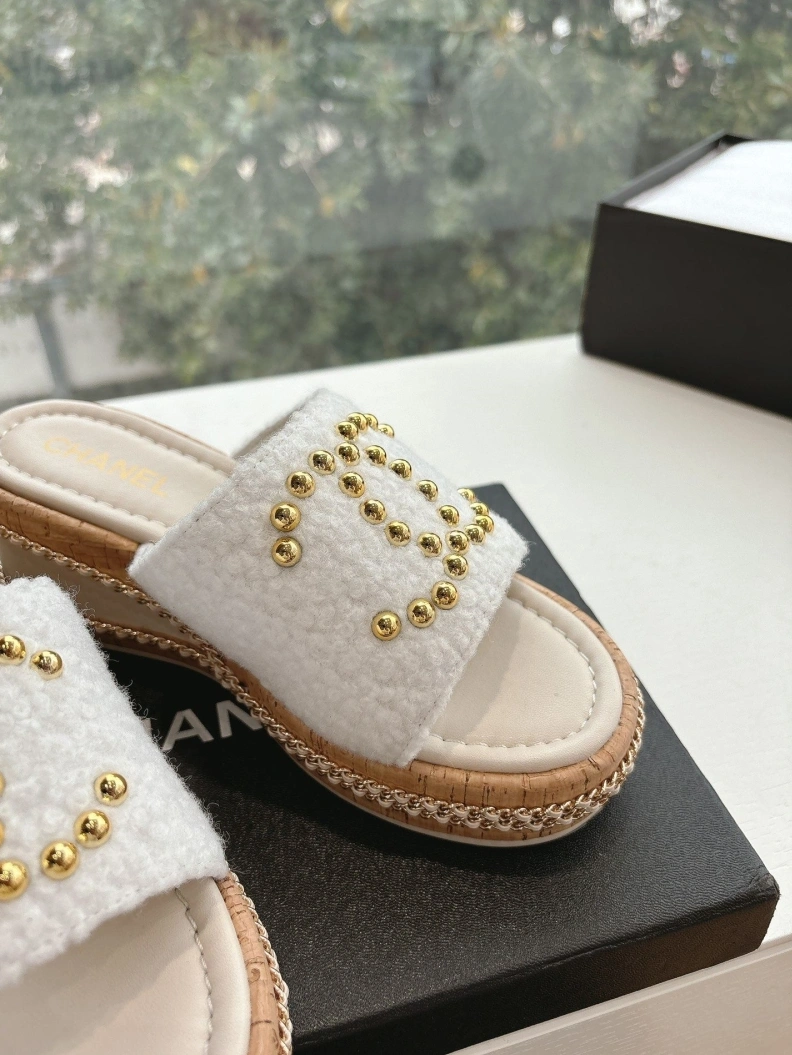 Refined Chxnxl Slippers 117171