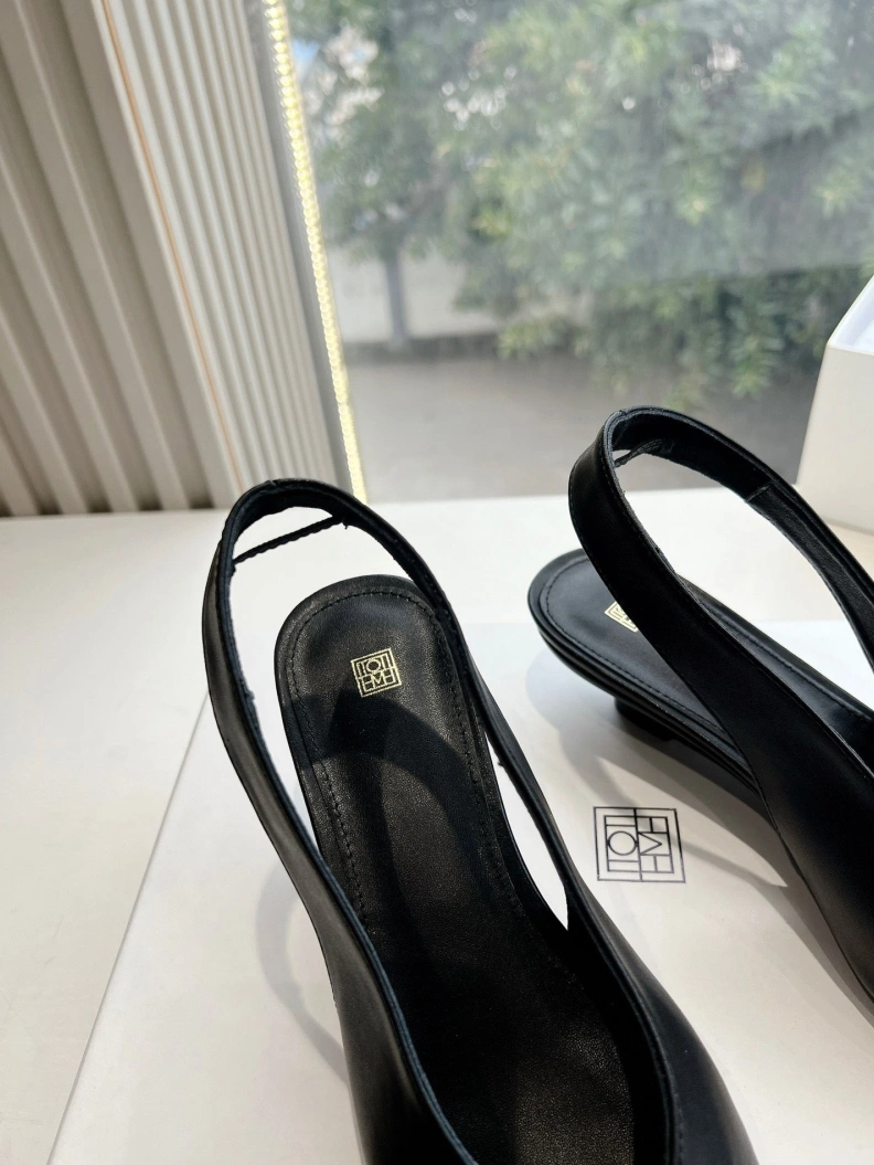 DailyWear Othxr Sandals 208490