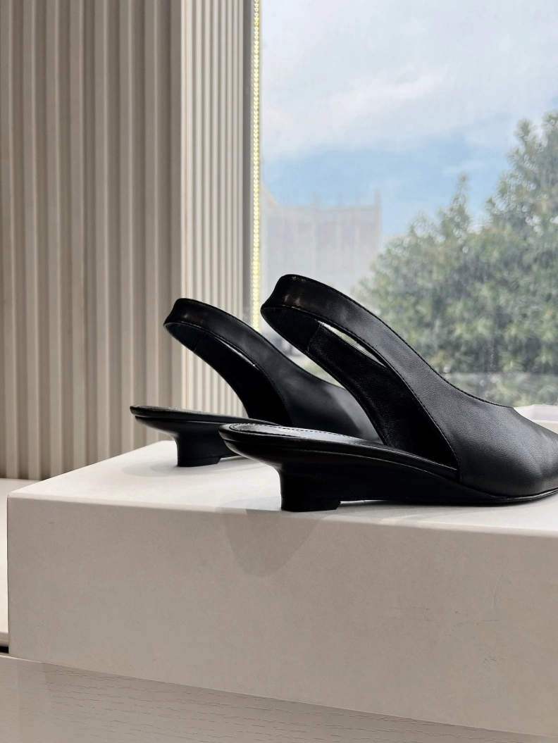DailyWear Othxr Sandals 208490