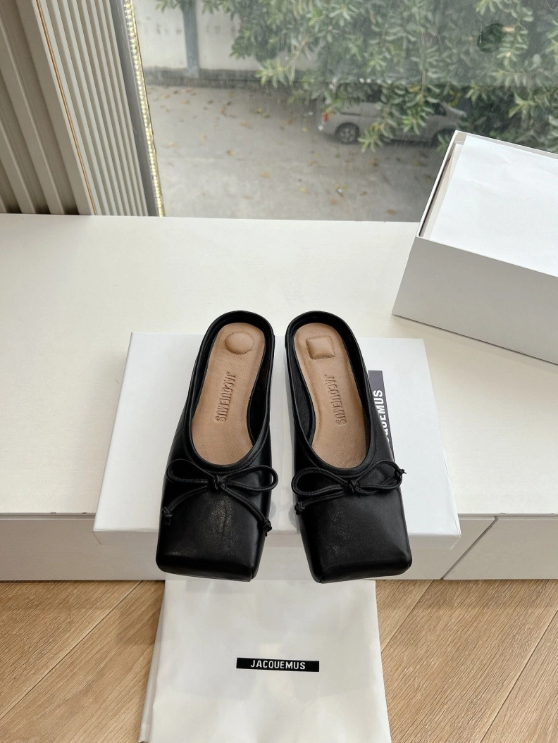 Fashionable Othxr Slippers 208276
