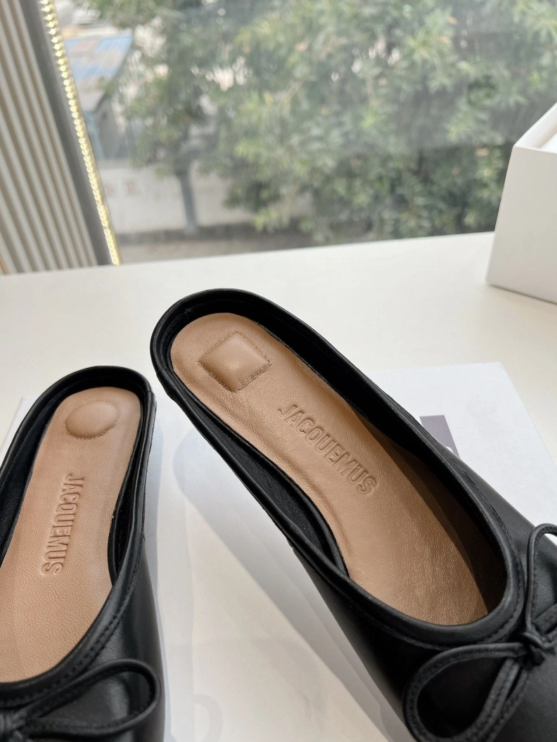 Fashionable Othxr Slippers 208276