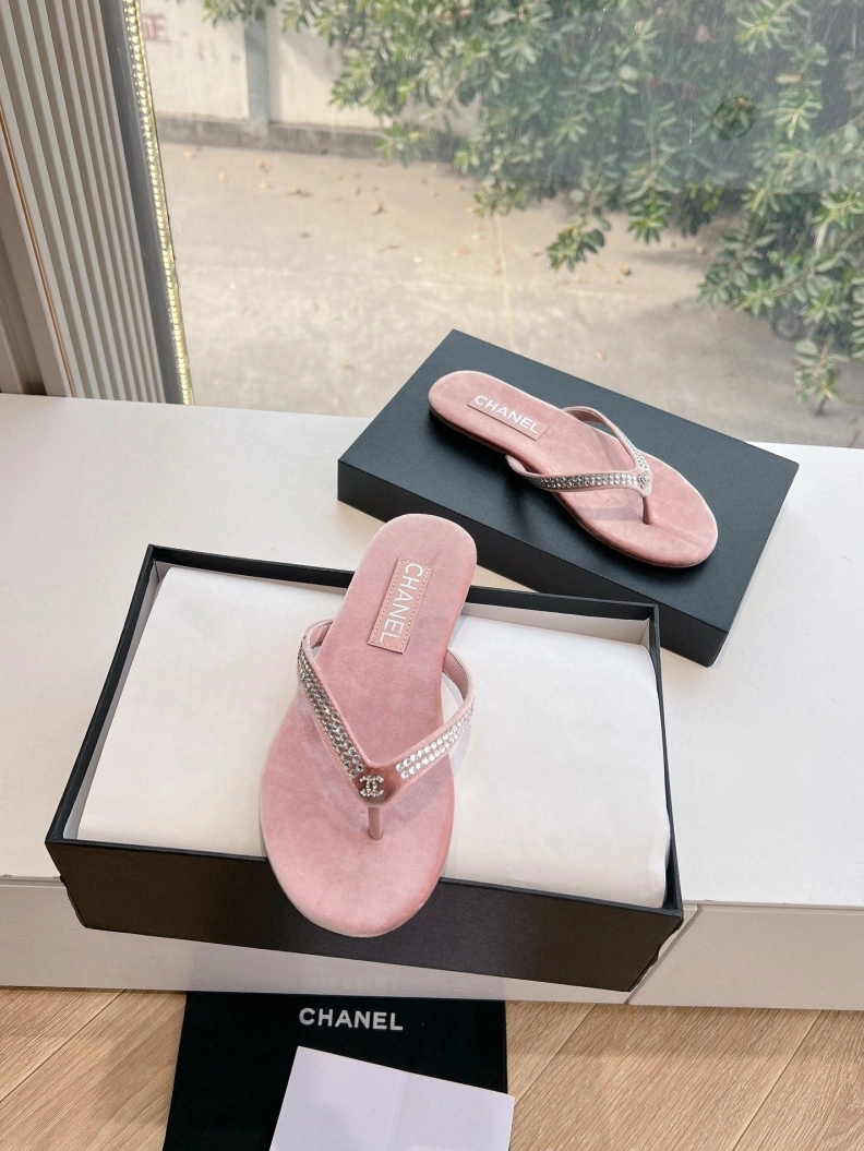 Bold Chxnxl Slippers 117165