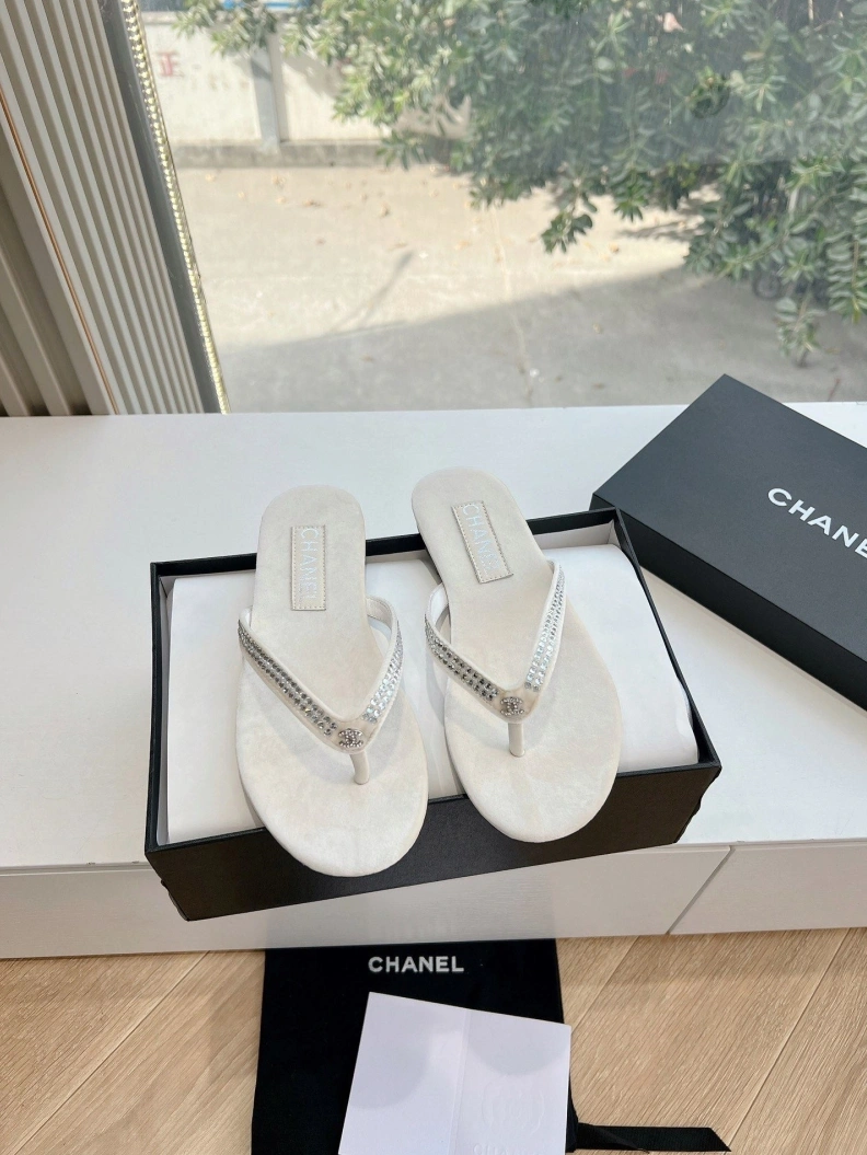 Elegant Chxnxl Slippers 117131