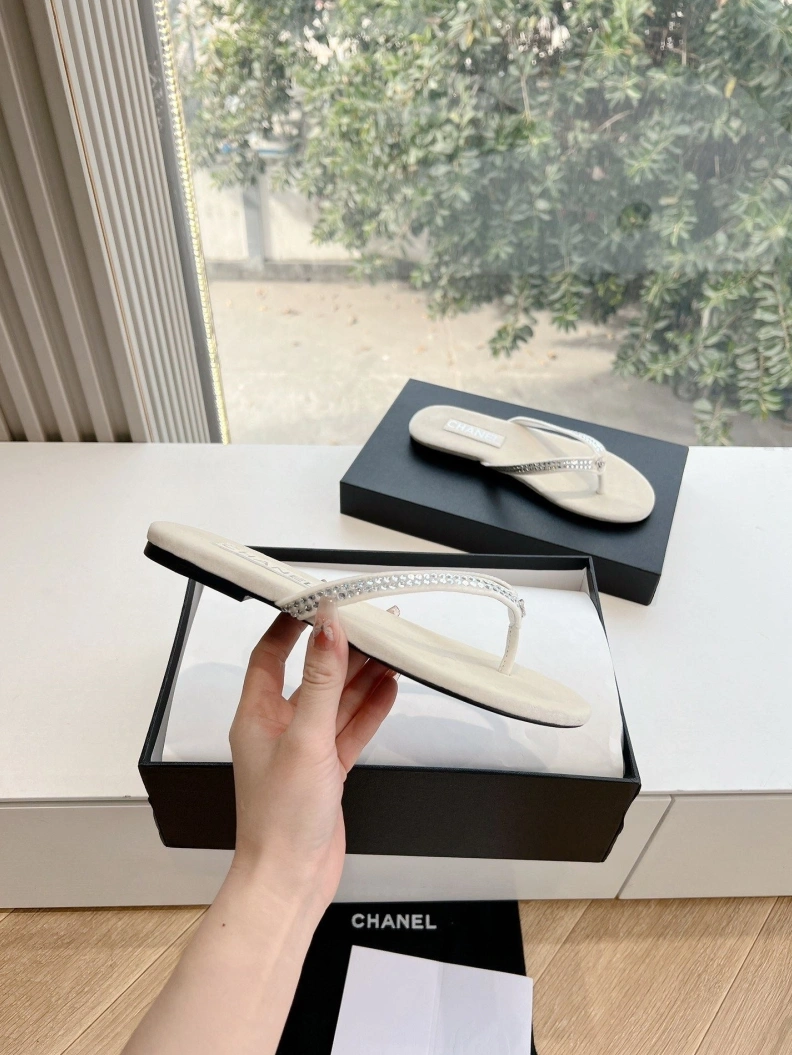 Elegant Chxnxl Slippers 117131