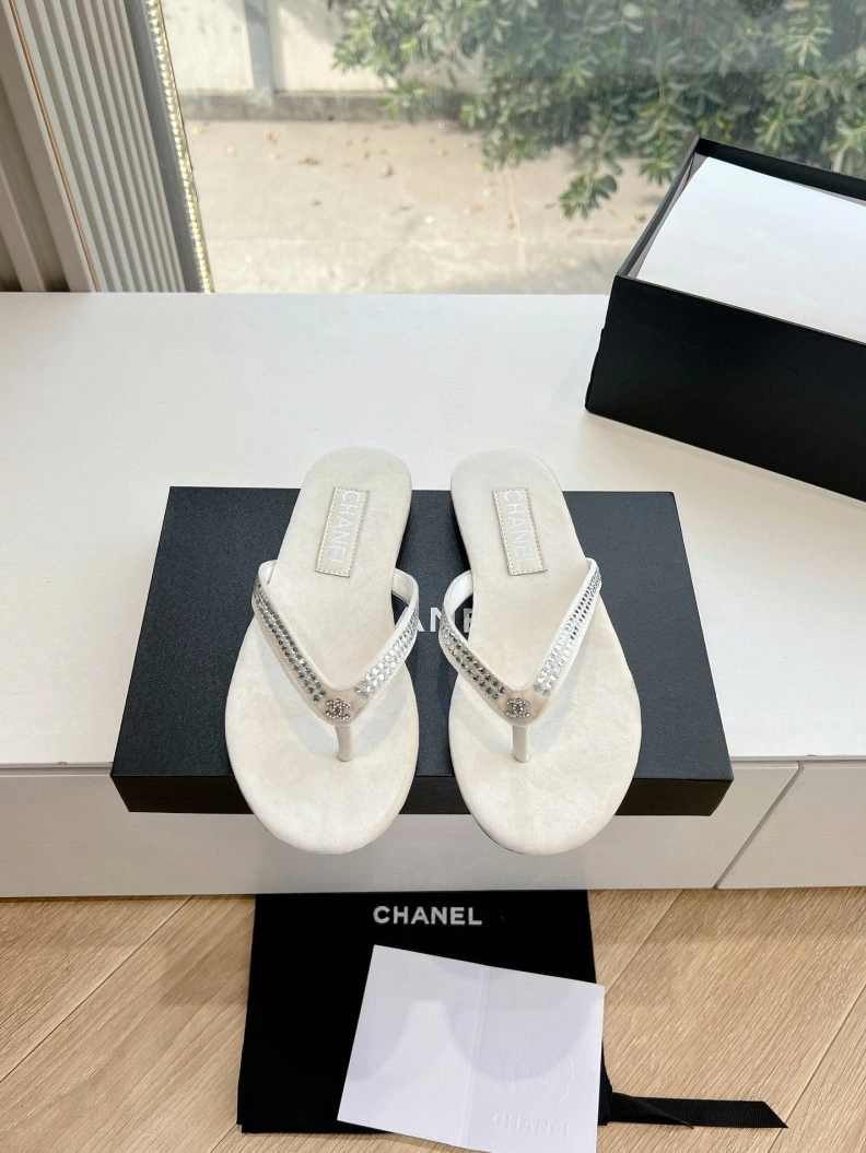Elegant Chxnxl Slippers 117131