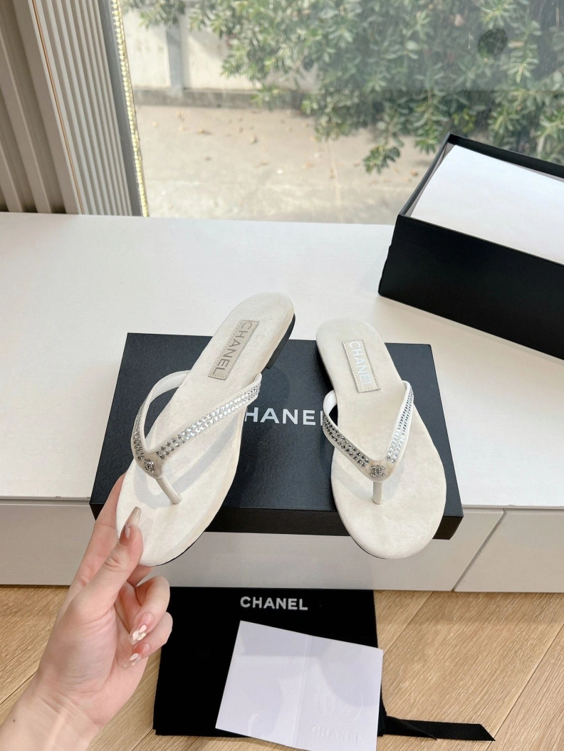 Elegant Chxnxl Slippers 117131
