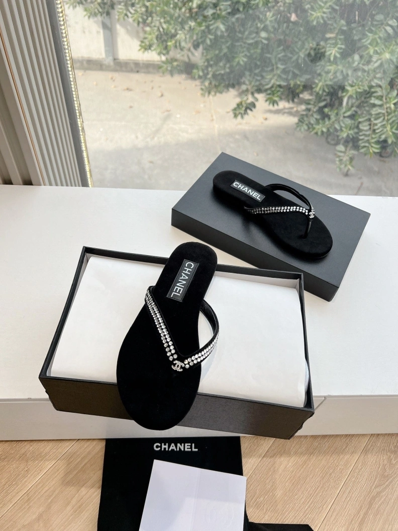 EasyMatch Chxnxl Slippers 117156