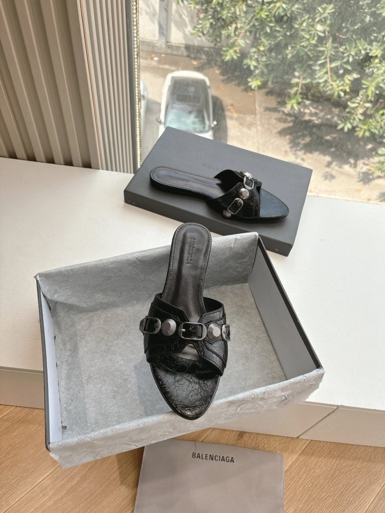 Functional Bxlxnciaga Slippers 109045