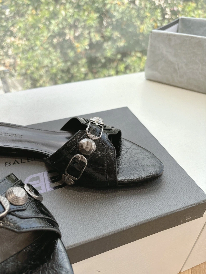 Functional Bxlxnciaga Slippers 109045