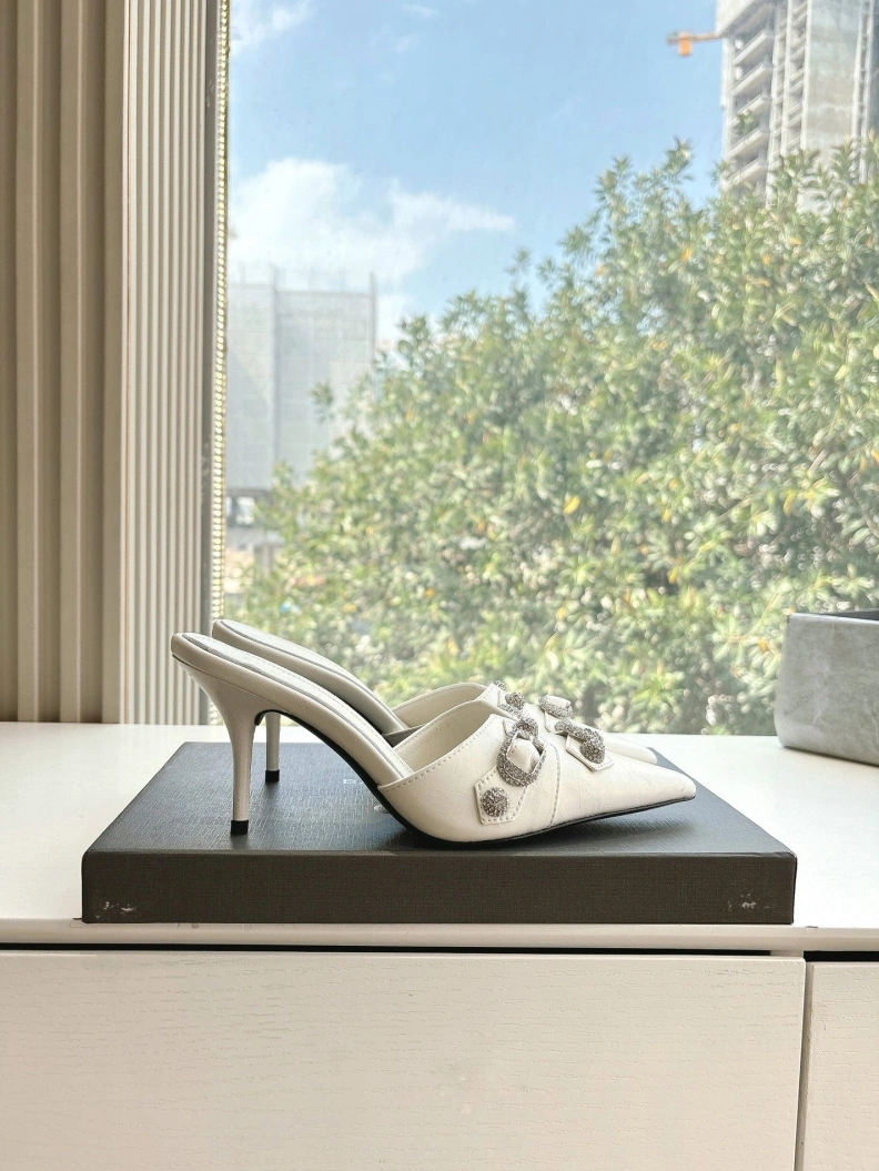WellDesigned Bxlxnciaga Sandals 109063