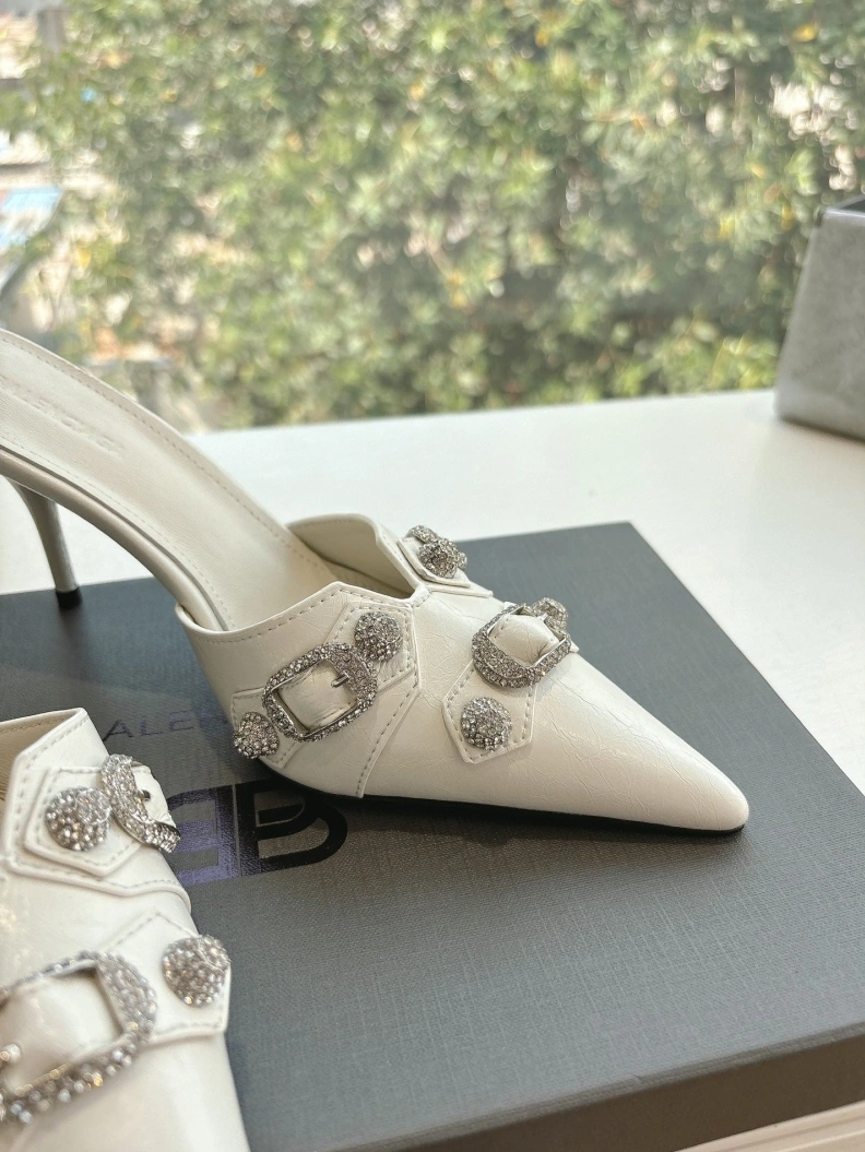 WellDesigned Bxlxnciaga Sandals 109063