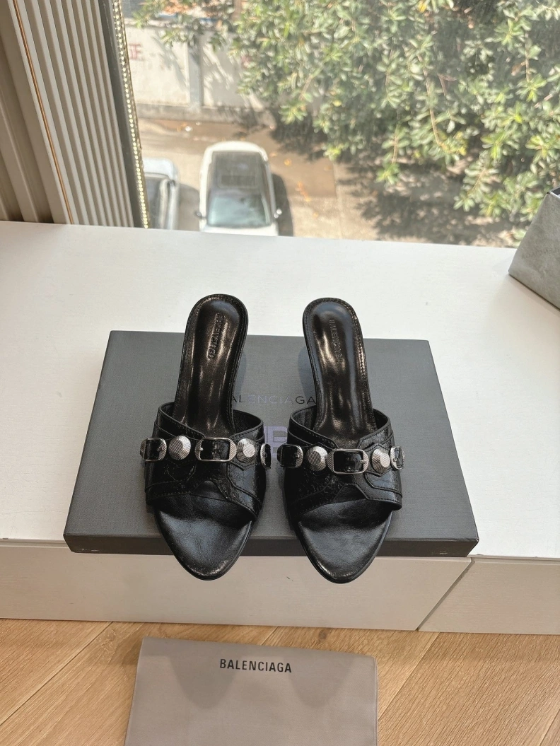 Trendsetting Bxlxnciaga Sandals 109054
