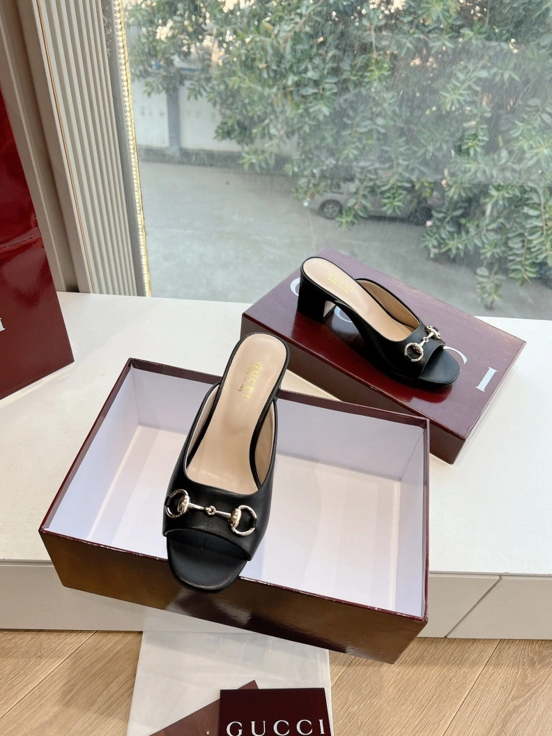 Lightweight Gxccx Sandals 155136
