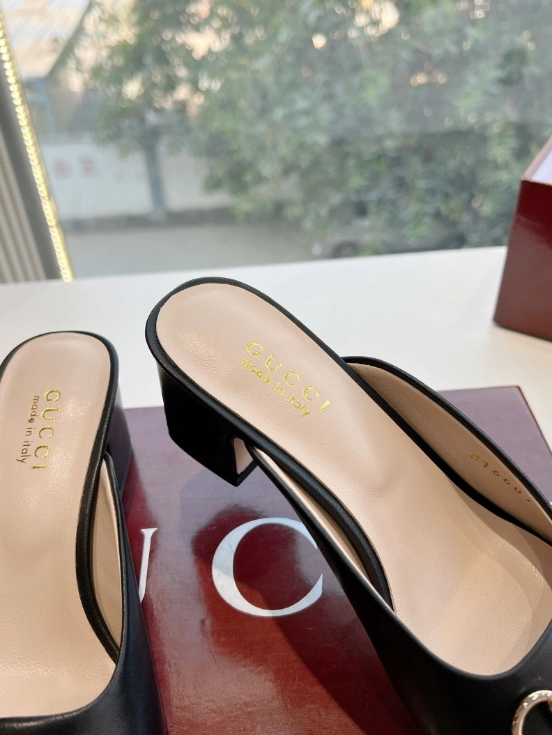 Lightweight Gxccx Sandals 155136