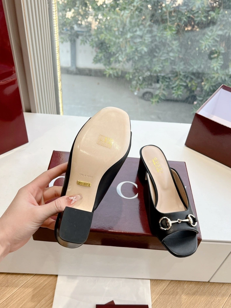 Lightweight Gxccx Sandals 155136