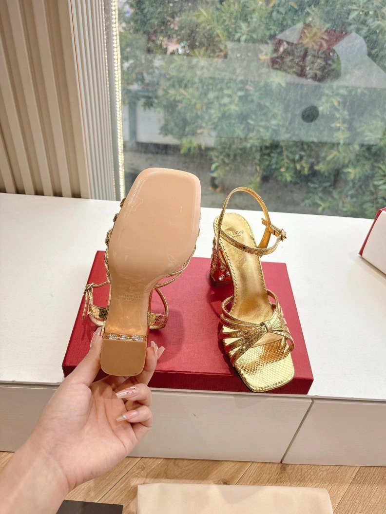 SportInspired Vxlxntino Sandals 228719