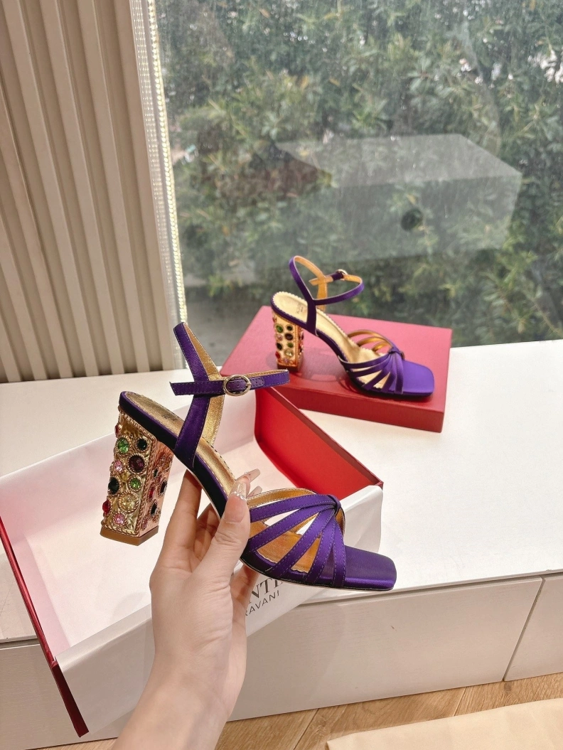 Elegant Vxlxntino Sandals 228721