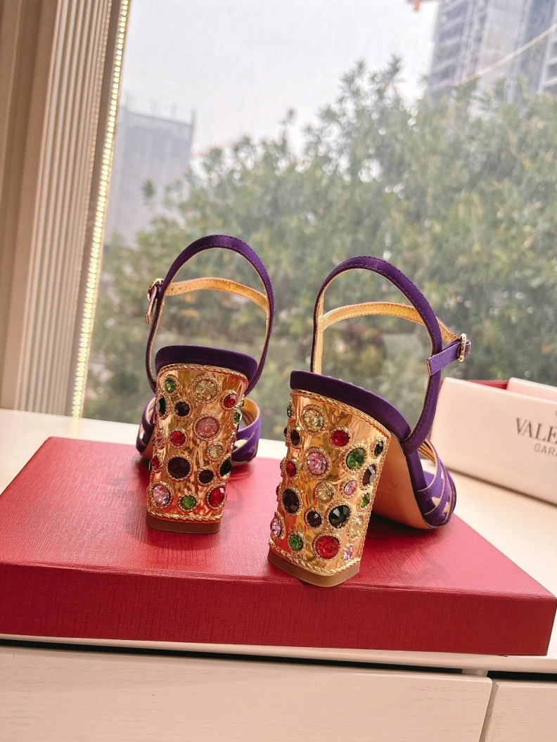 Elegant Vxlxntino Sandals 228721