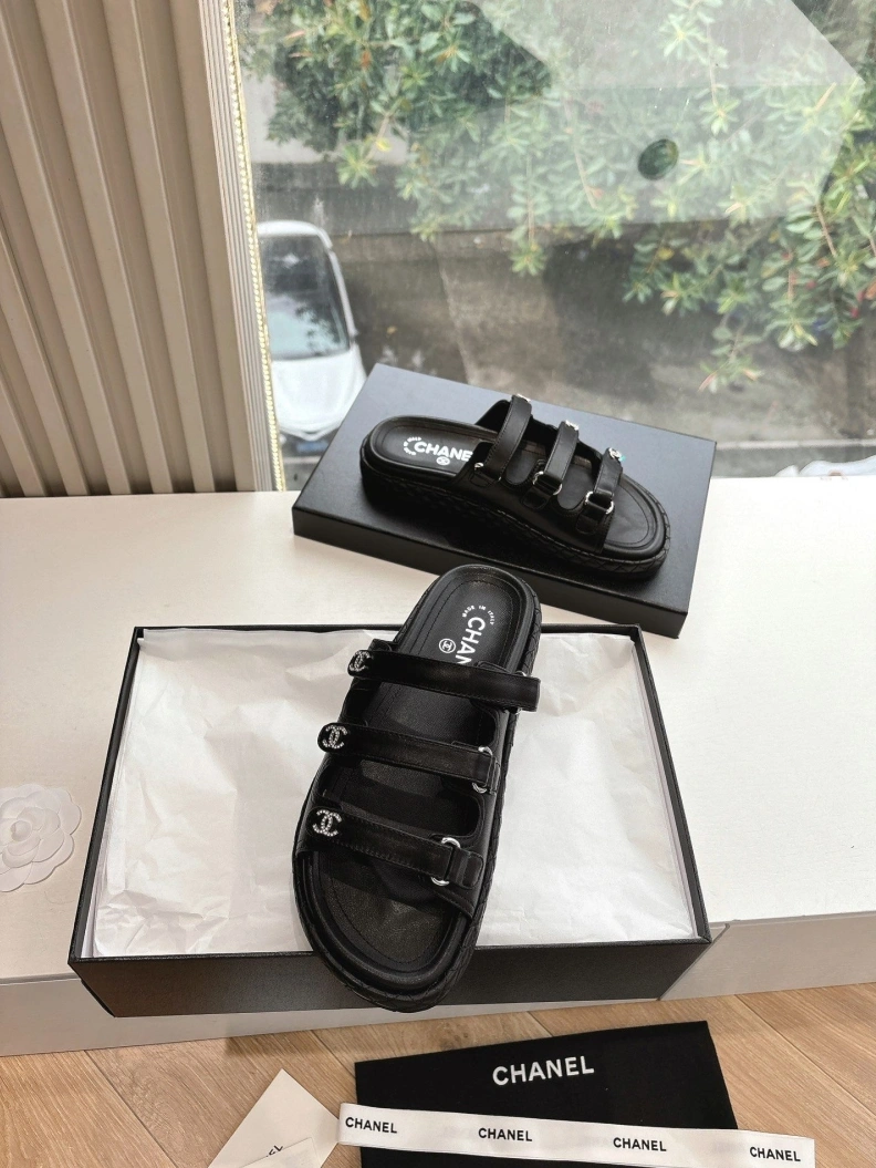 Resilient Chxnxl Sandals 117514