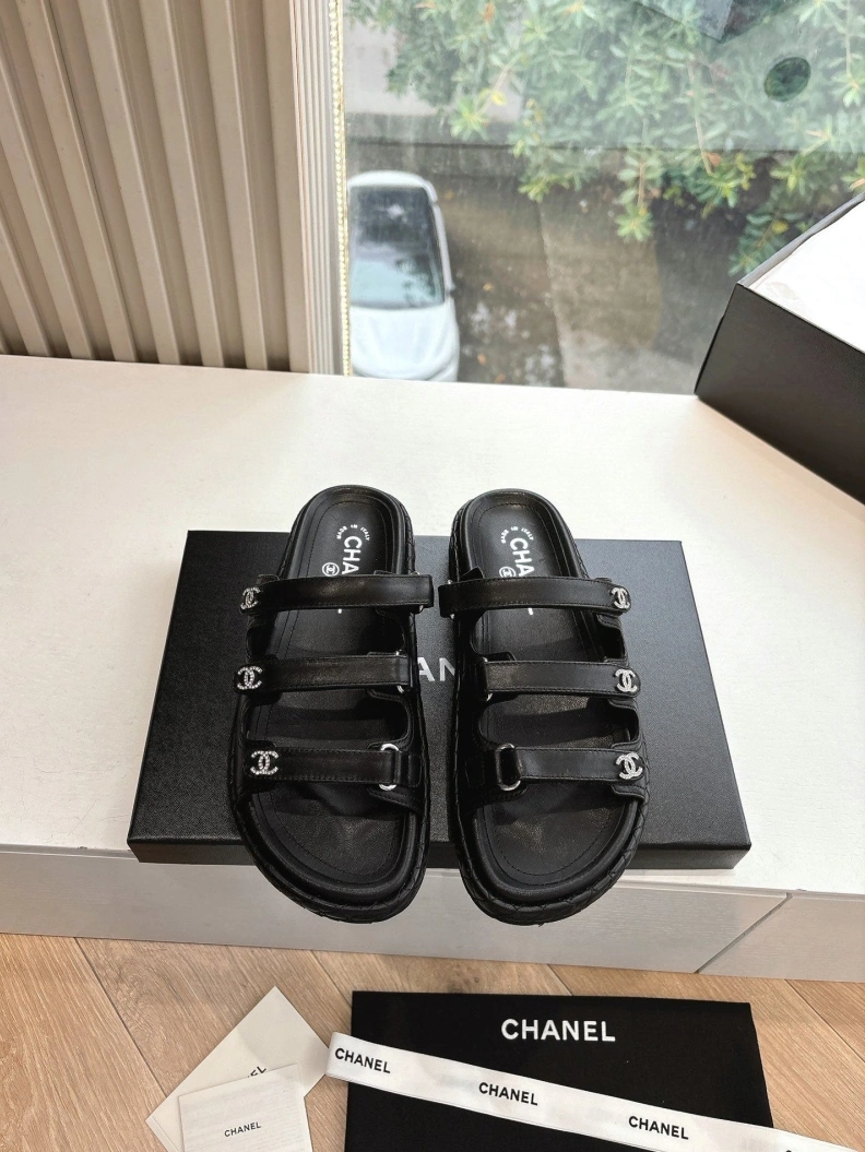 Resilient Chxnxl Sandals 117514