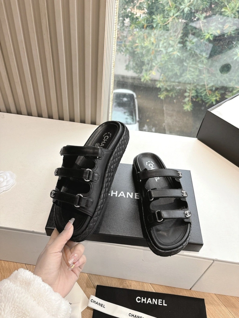 Resilient Chxnxl Sandals 117514