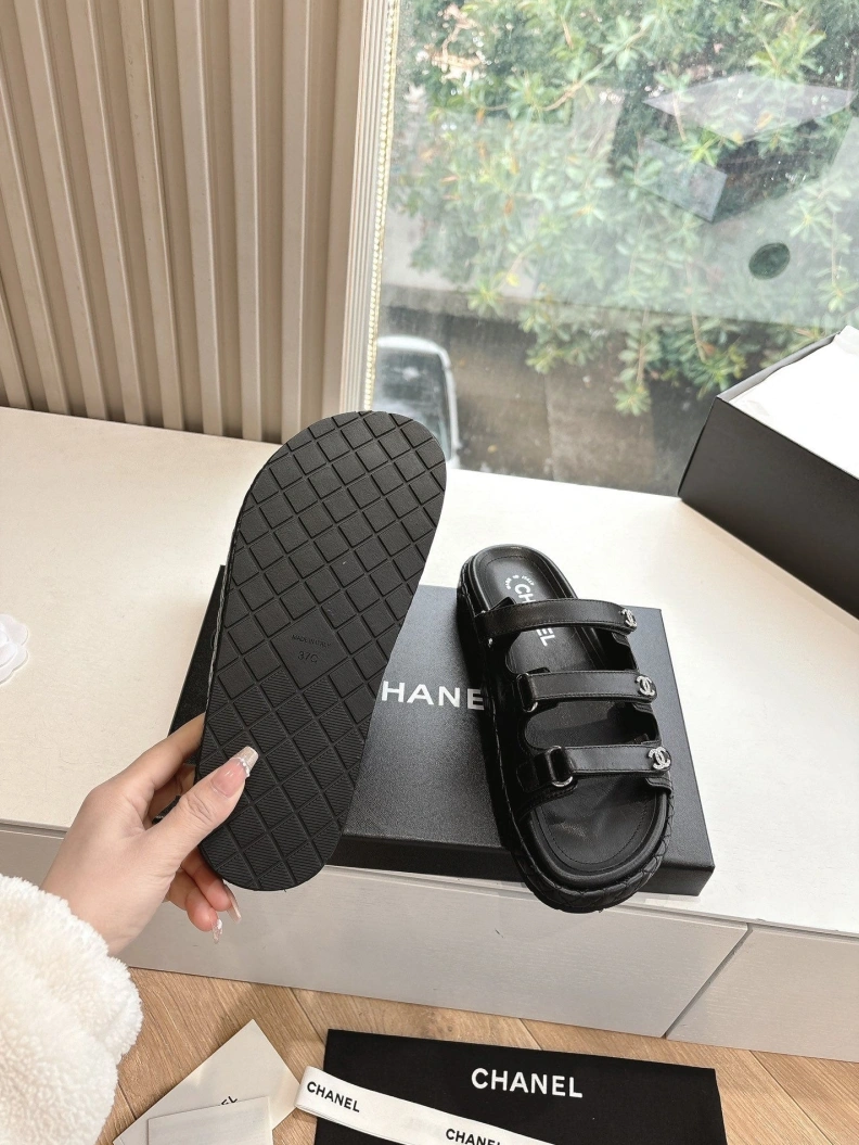 Resilient Chxnxl Sandals 117514