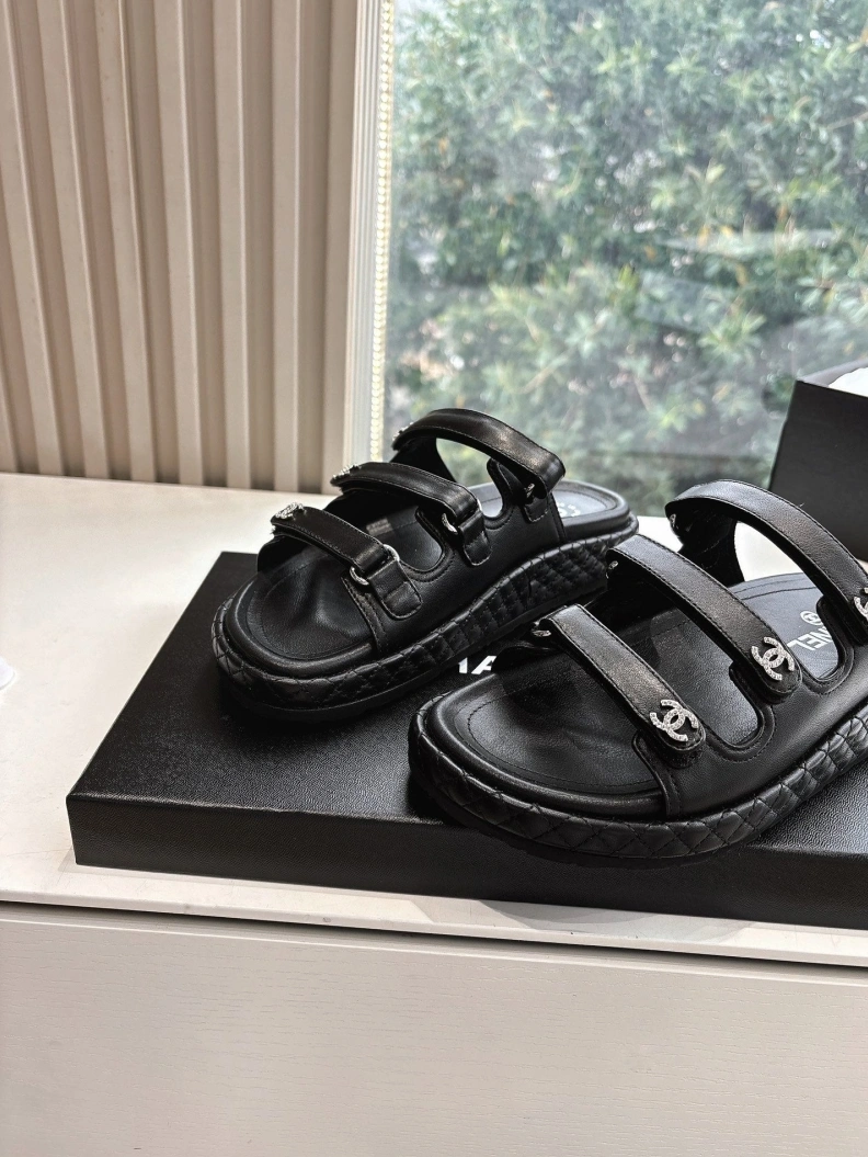 Resilient Chxnxl Sandals 117514