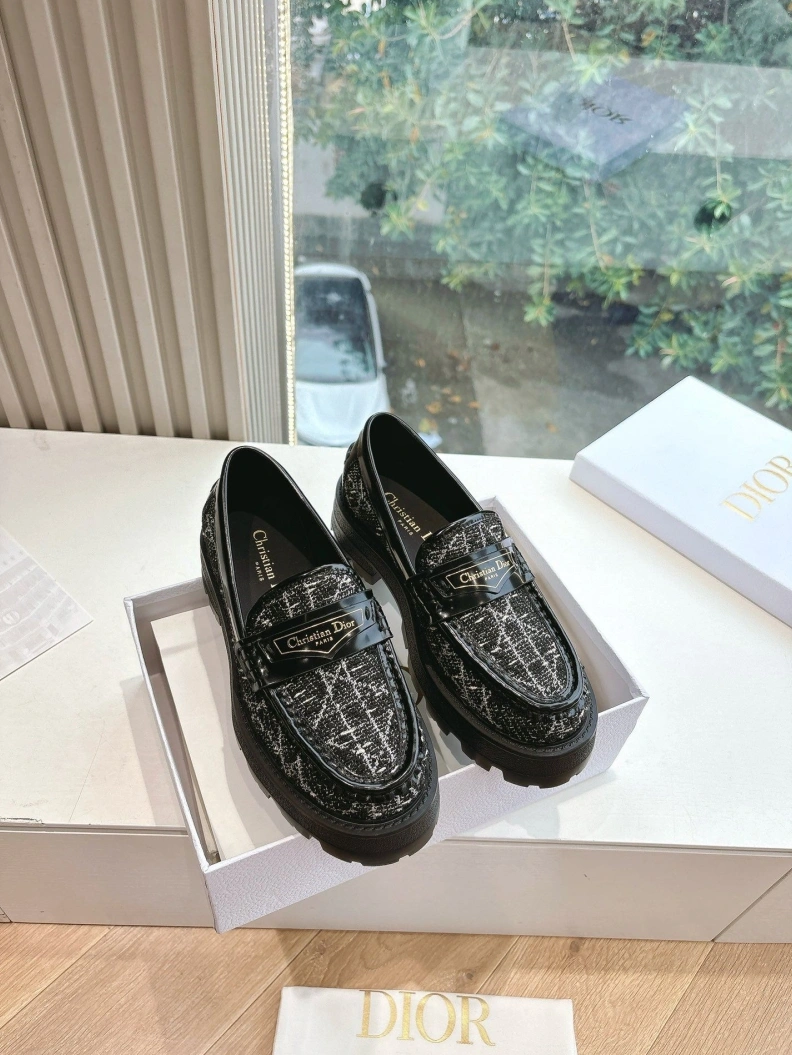 Chxnxl Leather Shoes Vibrant 117564