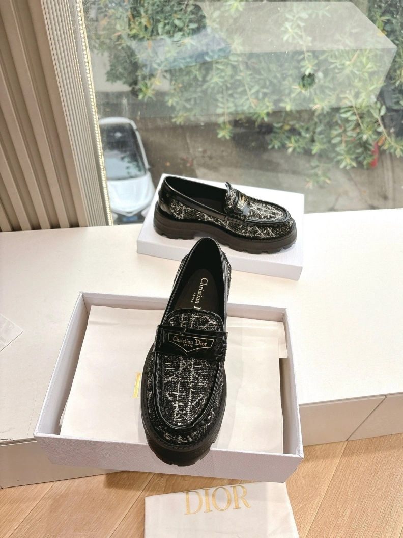 Chxnxl Leather Shoes Vibrant 117564