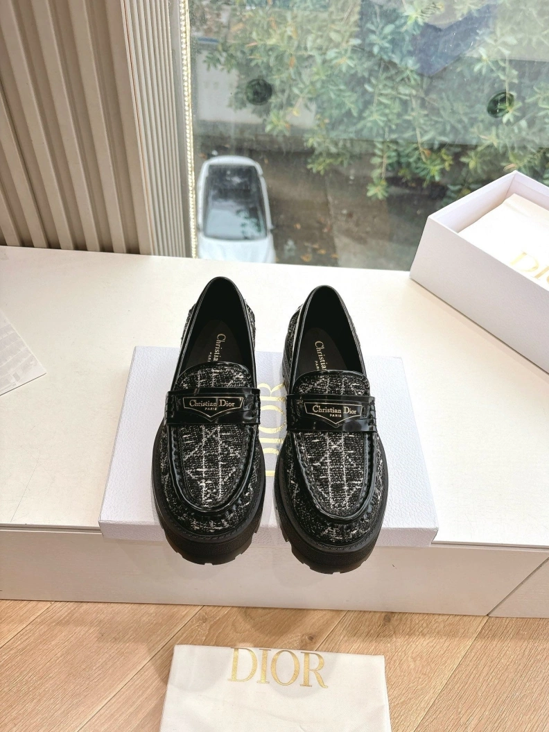 Chxnxl Leather Shoes Vibrant 117564
