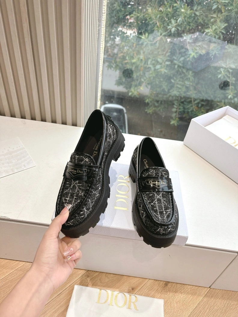 Chxnxl Leather Shoes Vibrant 117564