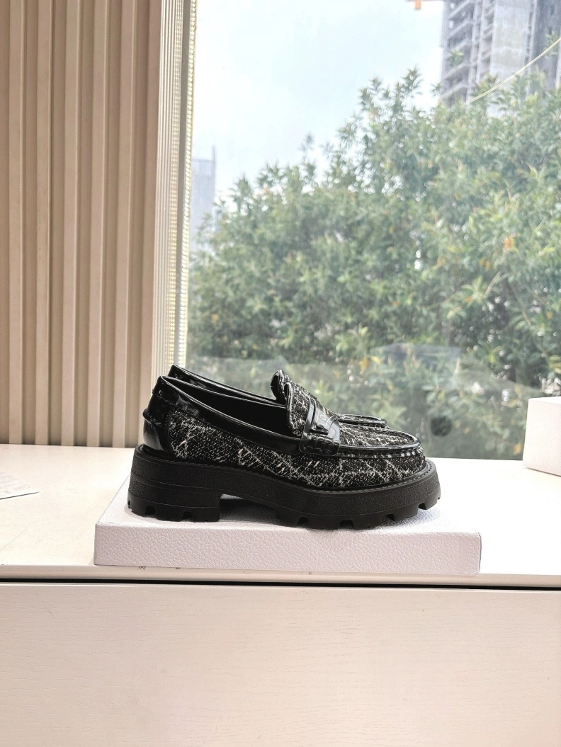 Chxnxl Leather Shoes Vibrant 117564