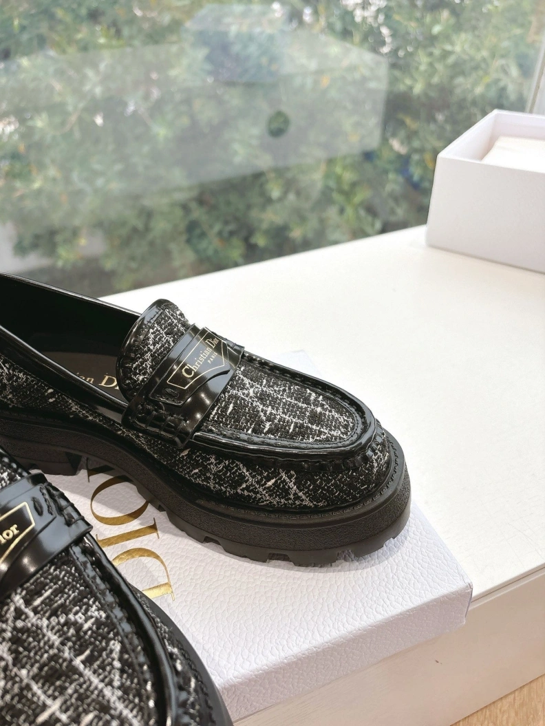 Chxnxl Leather Shoes Vibrant 117564