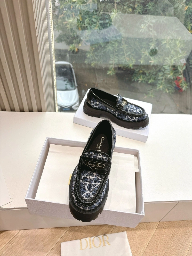 WellDesigned Chxnxl Leather Shoes 117565