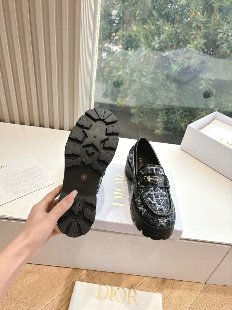 WellDesigned Chxnxl Leather Shoes 117565