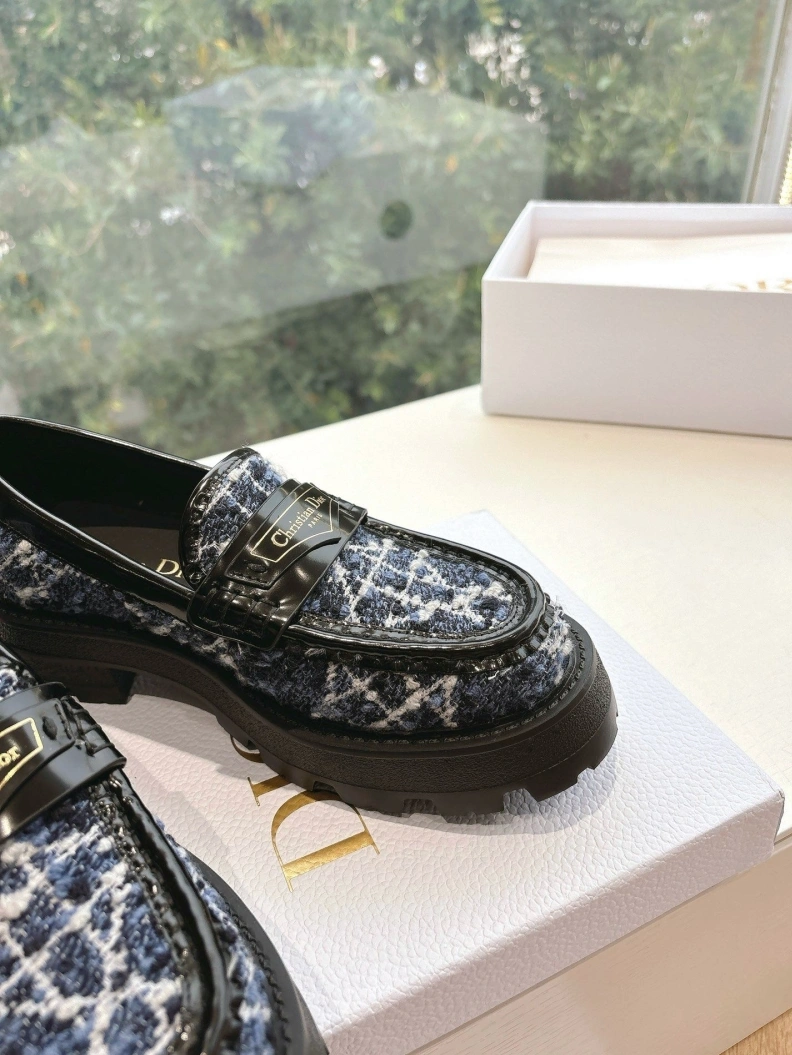 WellDesigned Chxnxl Leather Shoes 117565