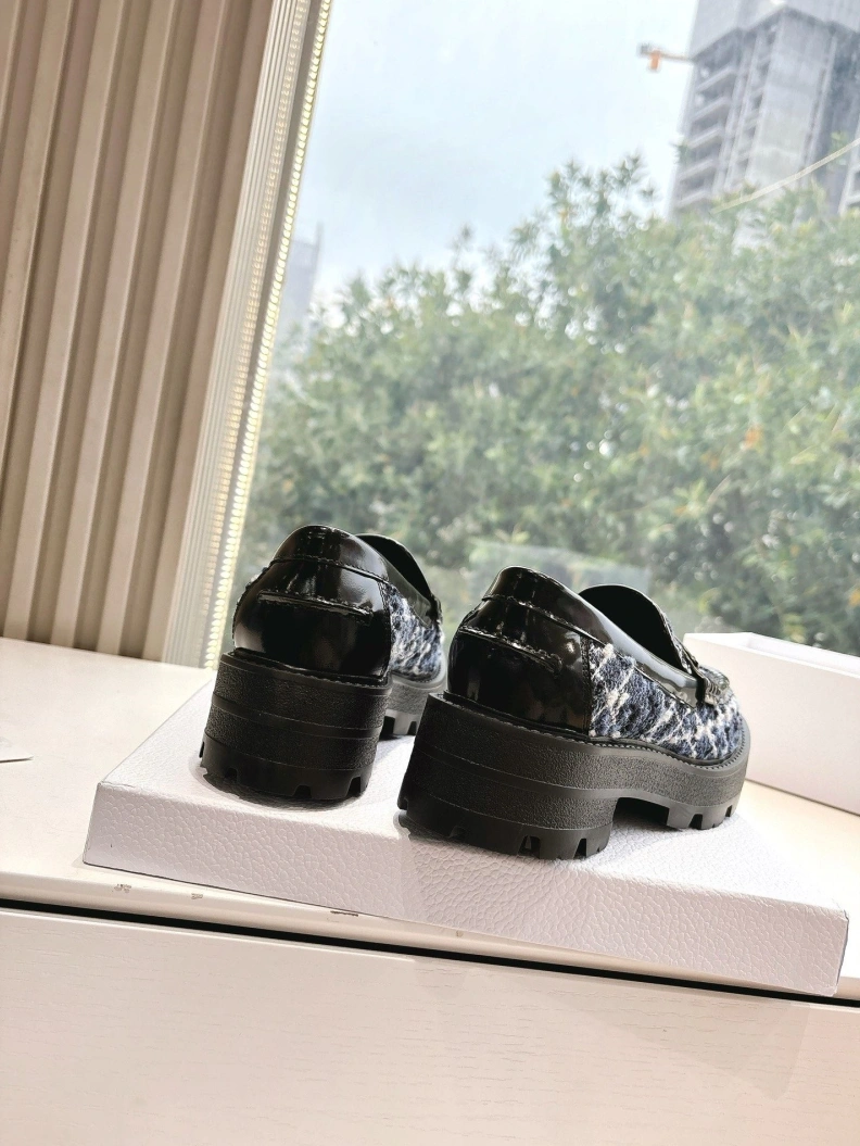 WellDesigned Chxnxl Leather Shoes 117565