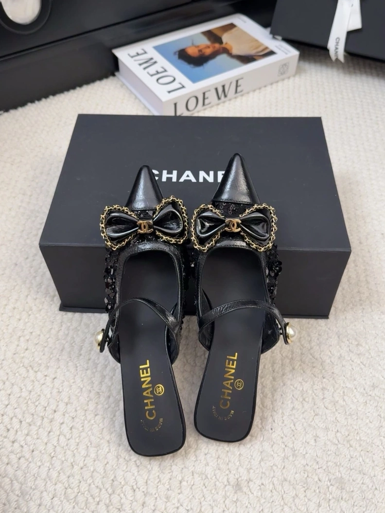 Cozy Chxnxl Sandals 117509