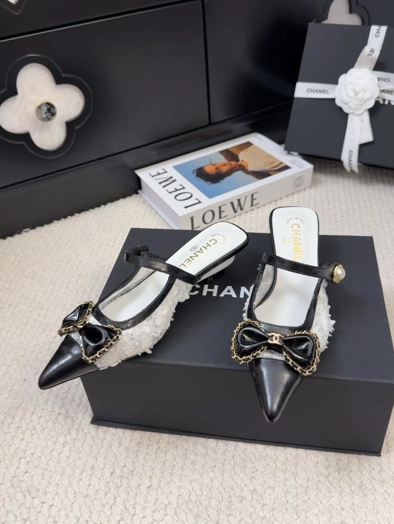 Soft Chxnxl Sandals 117507