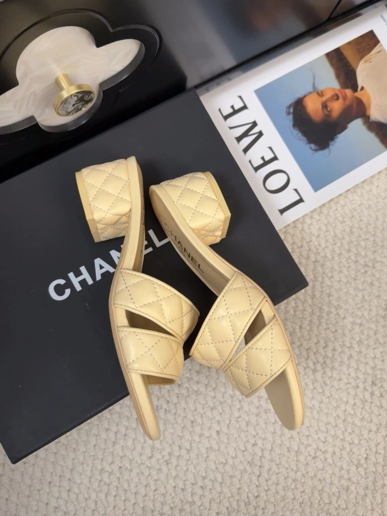 Efficient Chxnxl Flat Shoes 117656