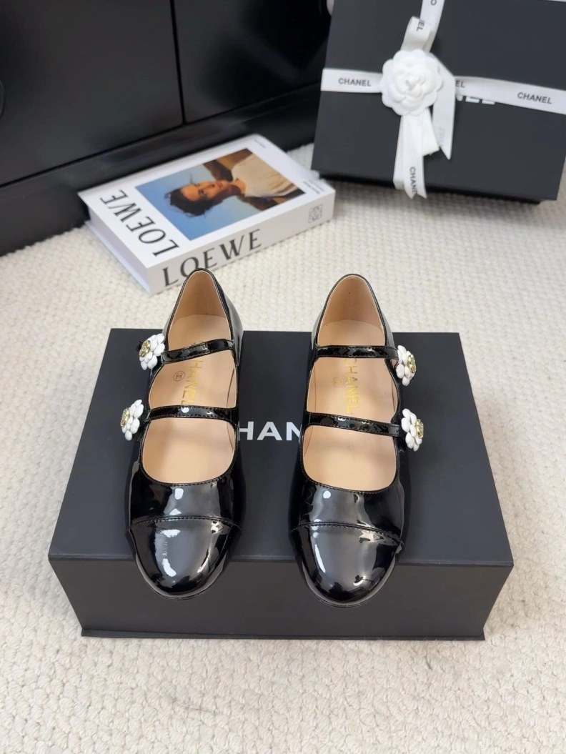 Timeless Chxnxl Flat Shoes 117649