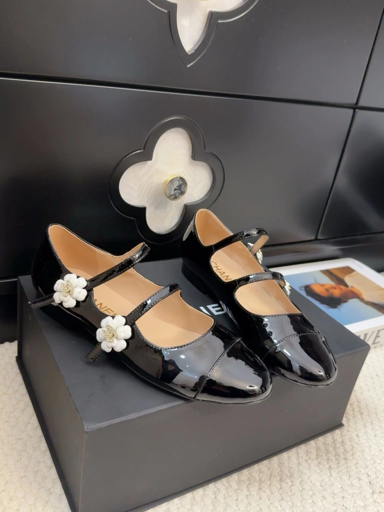 Timeless Chxnxl Flat Shoes 117649